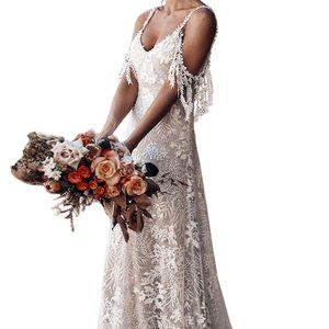 White Secret Garden Embroidery Lace Wedding Dress